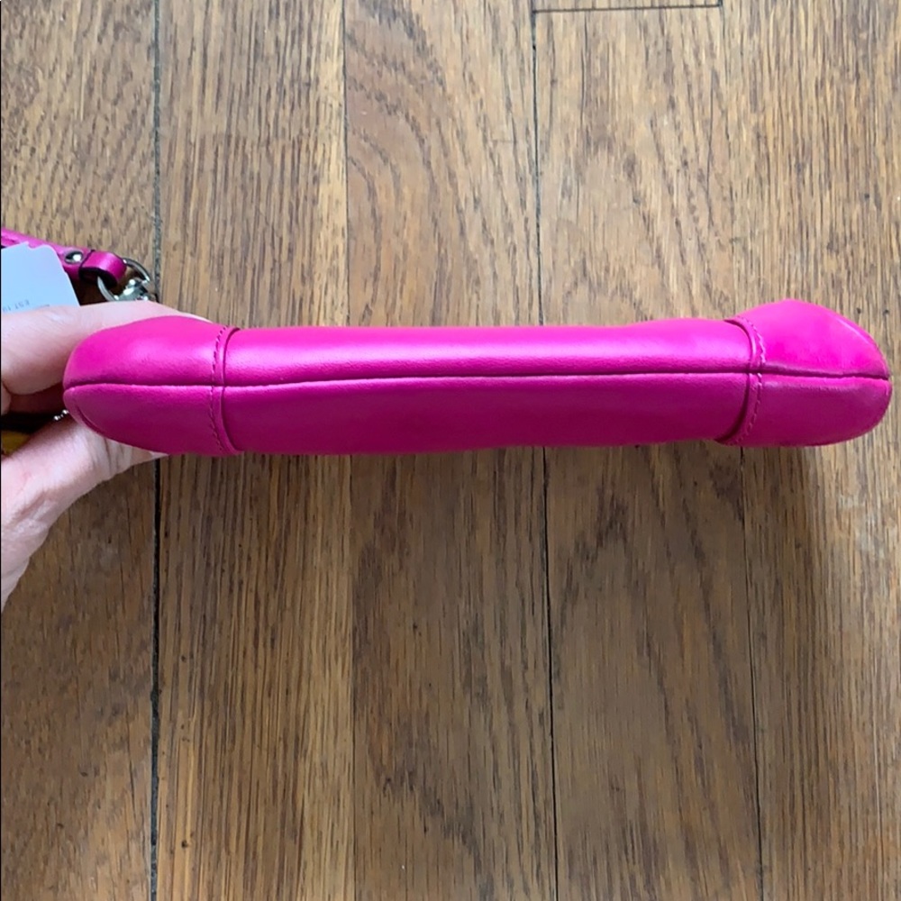 NWT Bright Magenta Coach Wristlet - Picture 4 of 7